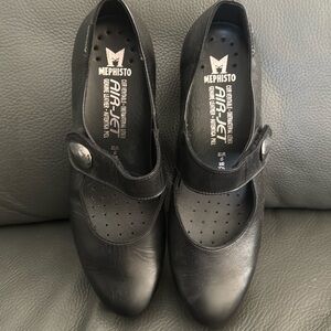 Mephisto size 7.5 Black leather air-jet shoes NWOT